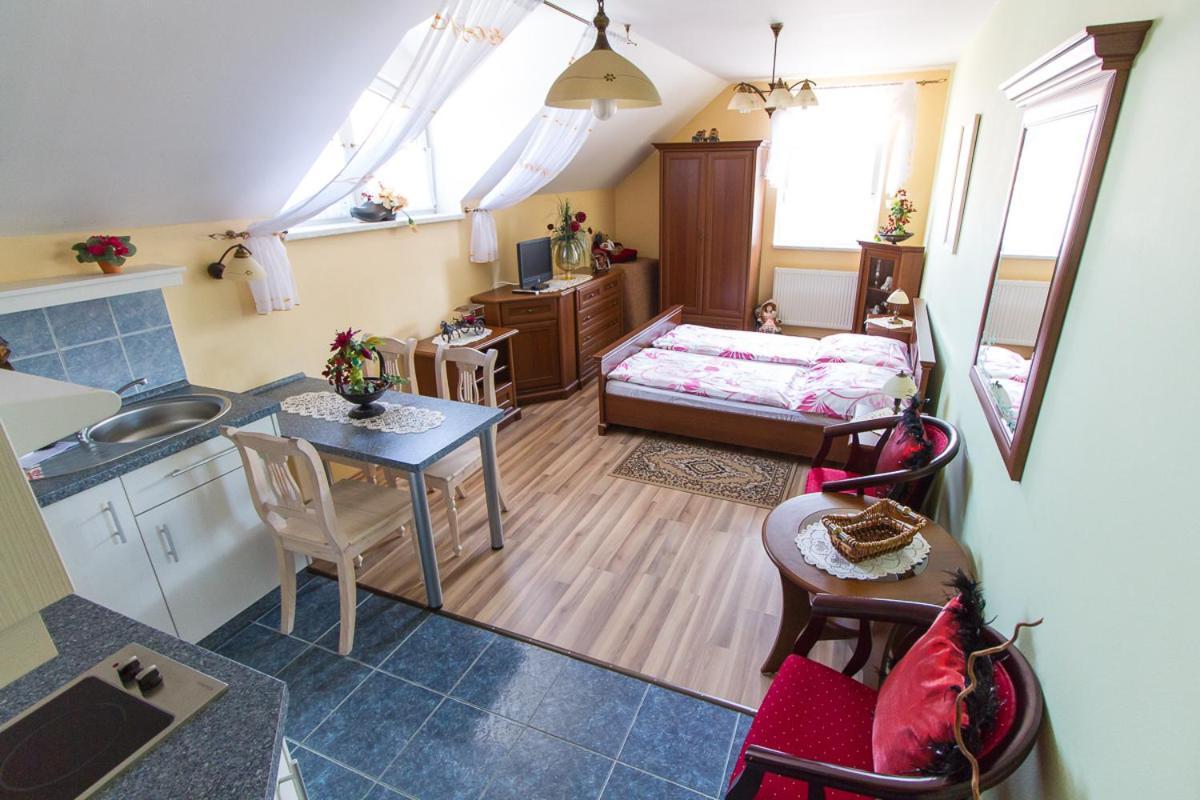Penzion U Kapličky Mala Hrastice Exteriér fotografie