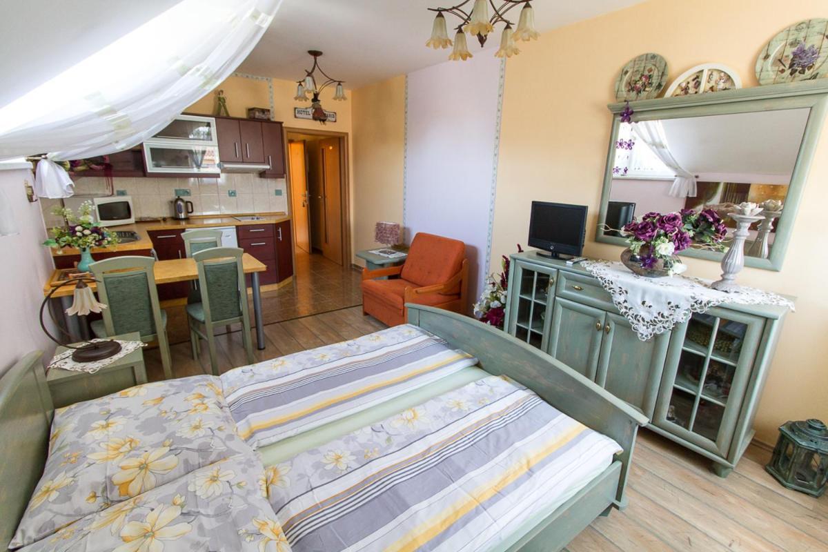 Penzion U Kapličky Mala Hrastice Exteriér fotografie