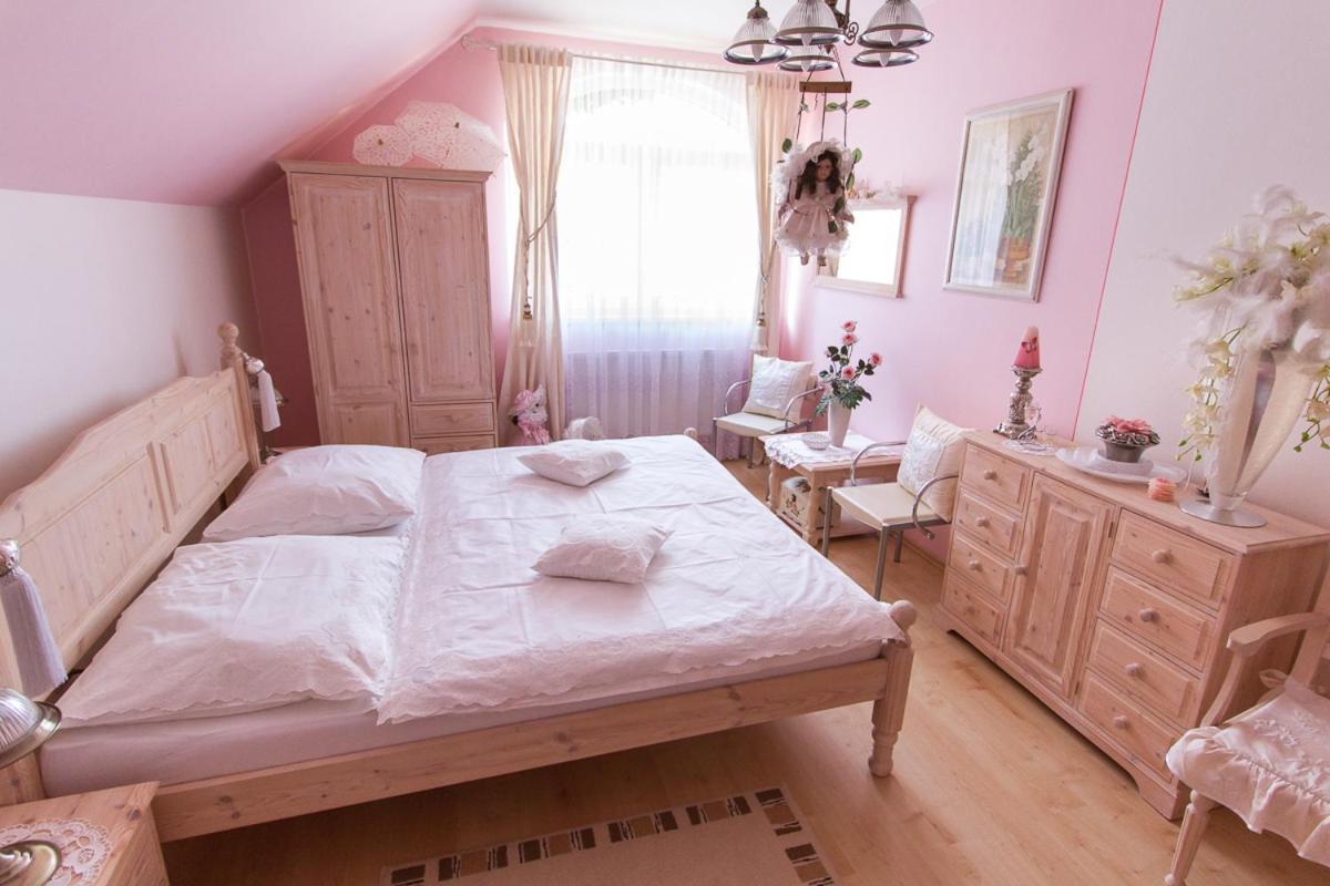 Penzion U Kapličky Mala Hrastice Exteriér fotografie