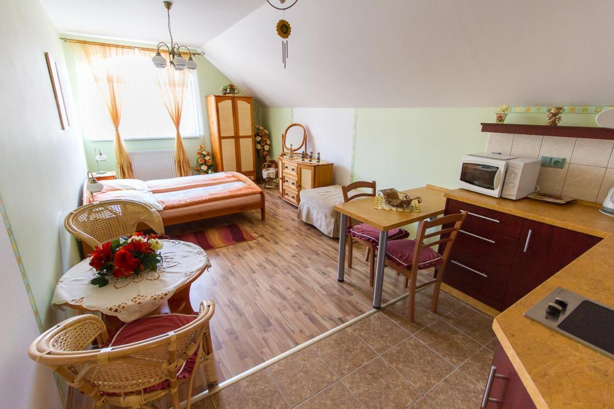 Penzion U Kapličky Mala Hrastice Exteriér fotografie