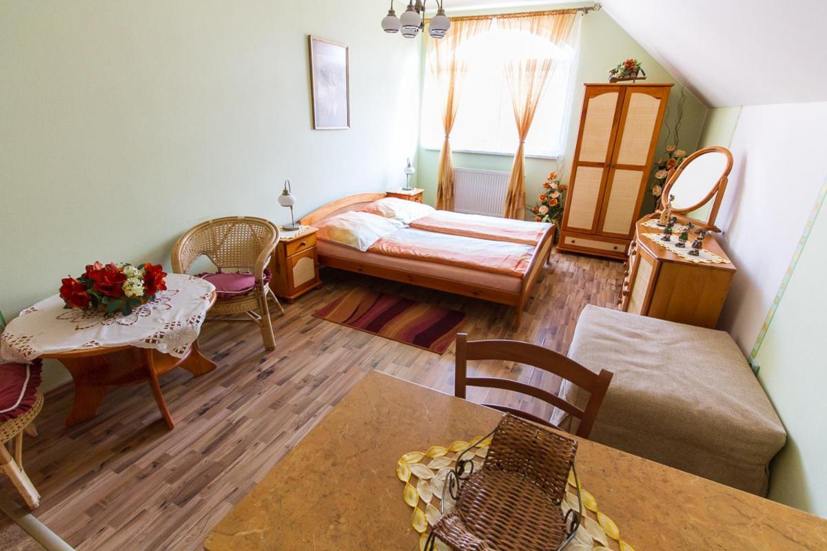 Penzion U Kapličky Mala Hrastice Exteriér fotografie