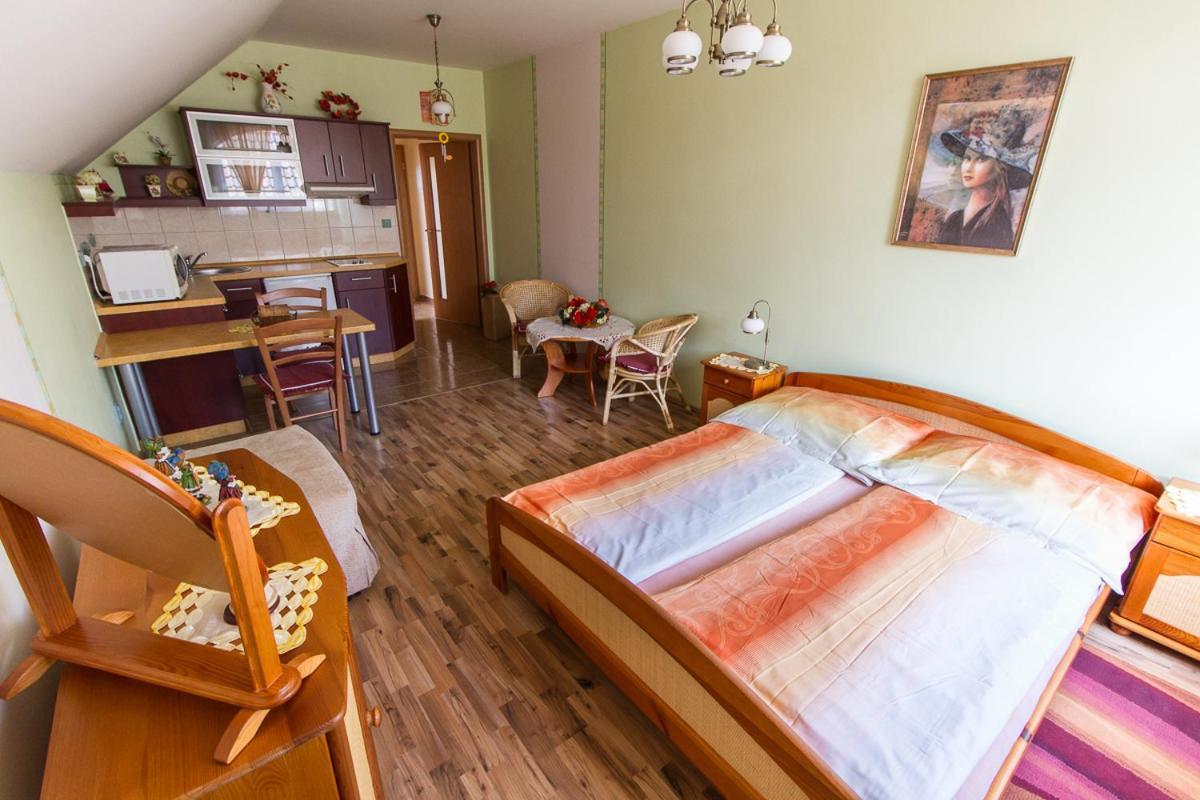 Penzion U Kapličky Mala Hrastice Exteriér fotografie